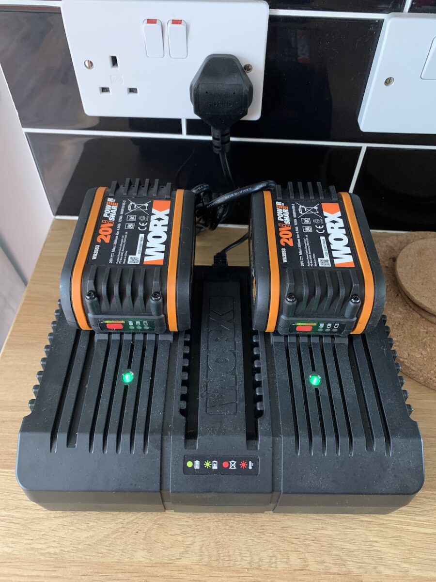 Worx best sale strimmer battery